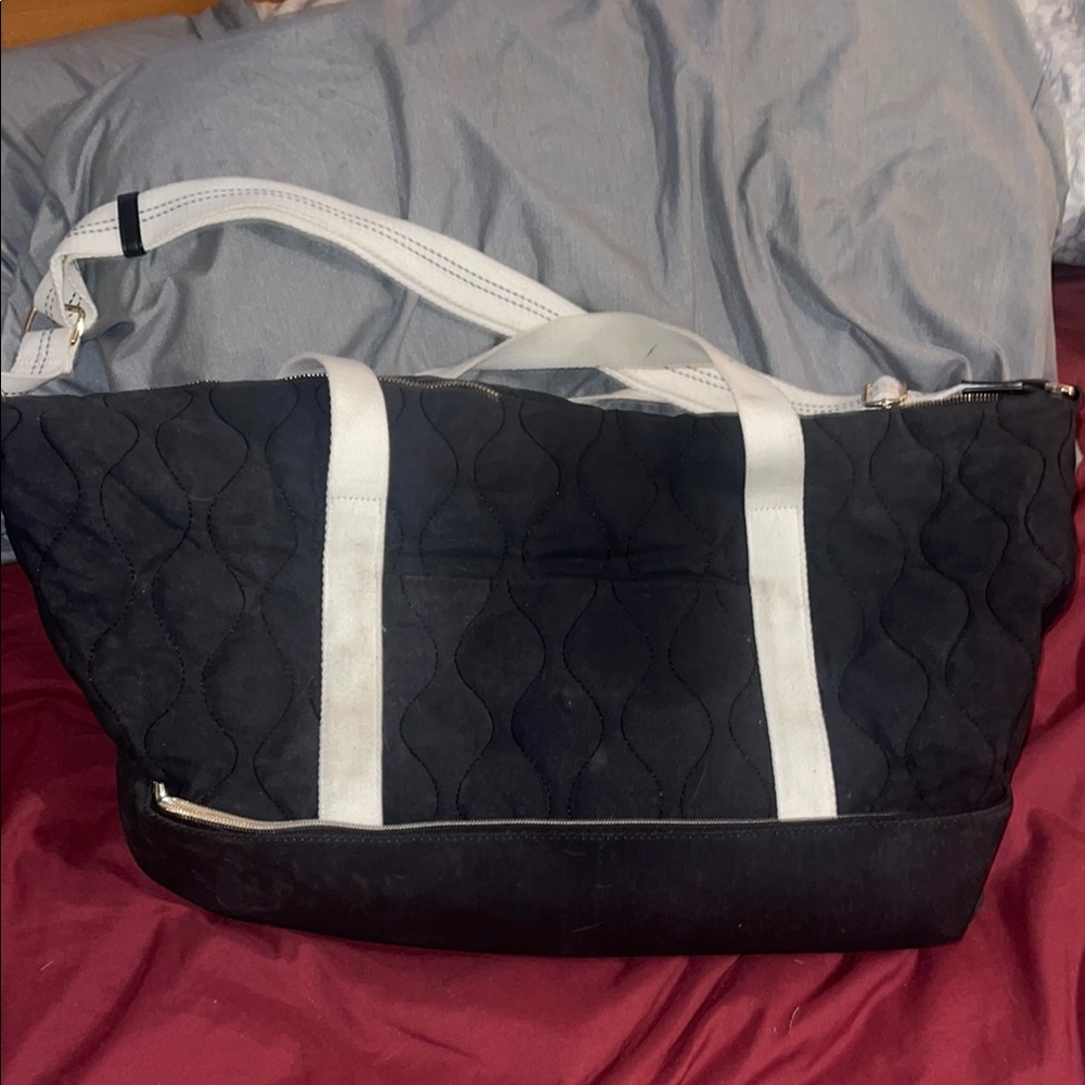 Universal Thread Black and White Quilted Travel Bag